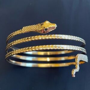 Metal gold tone serpent armband
